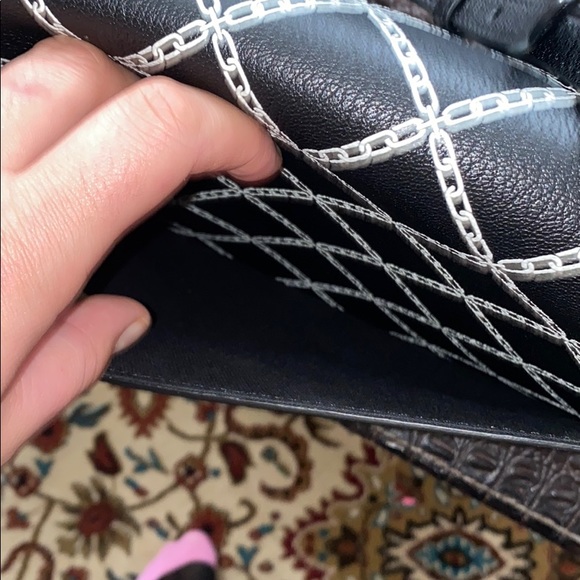 Burberry bag!SM MACKEN CHAIN PRINT! - Picture 16 of 16